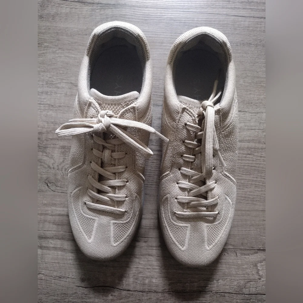 Rothy’s The RS01 Sneaker in Wheat Men’s Size 8 EUC